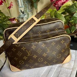 Louis Vuitton Nile Crossbody
Brown Leather